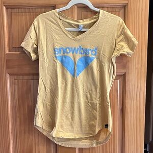 Snowbird V neck T shirt M